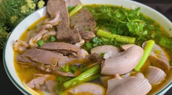 Ăn sáng món phở lòng 2 người tử vong, nhiều người phải cấp cứu