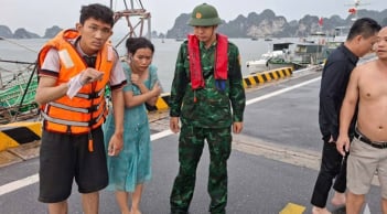 Lật tàu du lịch trên Vịnh Hạ Long do dông lốc: 48 khách tham quan và 5 thuyền viên gặp nạn