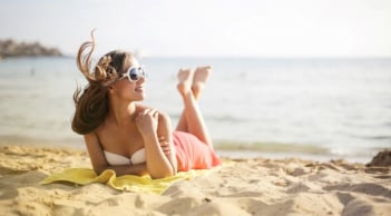 7 lợi ích sức khỏe tuyệt vời của việc đi biển