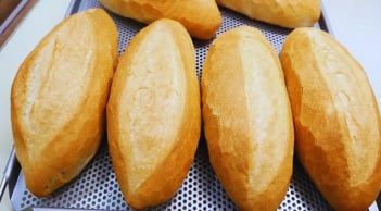 Bánh mì rất ngon nhưng 5 người này dù thèm mấy cũng nên hạn chế kẻo rước họa vào thân
