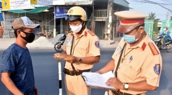 Từ nay đến 31/12: Người điều khiển xe máy mắc lỗi vi phạm này sẽ bị phạt tiền và bị tịch thu phương tiện