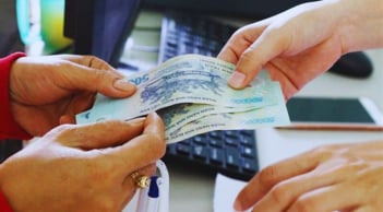 Từ 01/01/2026, những trường hợp bị chấm dứt hưởng trợ cấp thất nghiệp