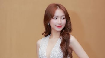 Hòa Minzy gây sốt với khoảnh khắc 'tình bể bình' bên sao nam Vbiz này