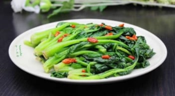 Loại rau chứa vitamin K gấp 60 lần trứng vịt: Bổ toàn thân, thành đặc sản được nhà hàng săn đón