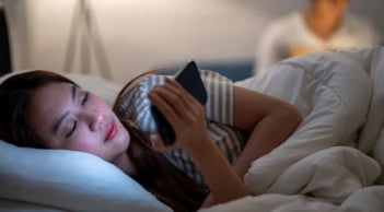 4 thói quen vào ban đêm làm tăng nguy cơ bị đột quỵ