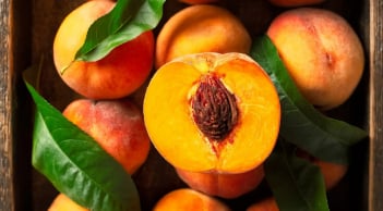 Quả đào rất tốt nhưng ăn sai cách sẽ rước họa vào thân đặc biệt là với người này