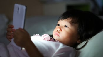 Trước khi ngủ, tuyệt đối đừng để trẻ làm 3 việc này kẻo ảnh hưởng đến phát triển trí tuệ: Nhất là số 1