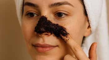 5 cách đơn giản tận dụng cà phê để có làn da sáng mịn, rạng rỡ