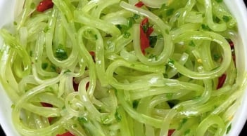 Cách làm Salad Ngó Xuân rất giòn, ngọt, mọng nước và tươi mát, rất thích hợp ăn vào thời tiết nóng bức