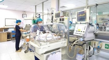 Chọn giờ đẹp để sinh mổ: Bé trai không qua khỏi chỉ sau 2 ngày cất tiếng khóc chào đời