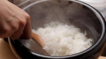 Mẹo nấu cơm đúng cách: Giảm tinh bột, giữ trọn dinh dưỡng và hạn chế độc tố, tiếc là nhiều người không biết