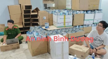 TP.HCM: Thu giữ hơn 5 tấn phụ gia, hàng chục nghìn thực phẩm chức năng và sữa bột giả