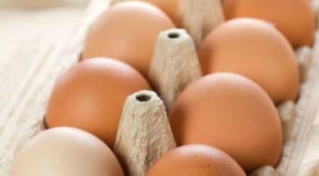 Trứng gà đang từ rẻ bỗng tăng vọt, chuyên gia nói gì? Vì sao lại như vậy?