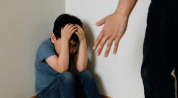 8 vị trí “tử huyệt” trên cơ thể trẻ, cha mẹ lỡ đánh vào có thể ân hận cả đời
