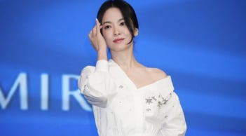 4 kiểu áo lý tưởng để chị em luôn tự tin mặc đi làm đi chơi đều đẹp