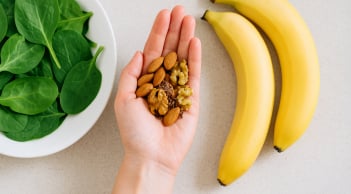 6 thực phẩm giàu biotin chị em U40 nên ăn mỗi ngày: Tóc rụng ngừng hẳn, tóc con mọc tua tủa