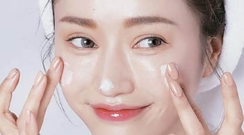 Chăm sóc da mụn ẩn: Quy trình khoa học để lấy lại làn da mịn màng
