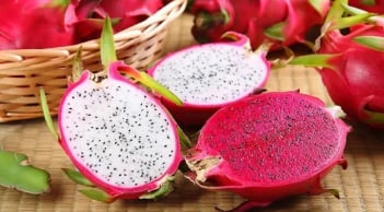 Thanh long là loại trái cây ngon bổ nhưng 5 nhóm người này không nên ăn
