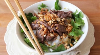 Cách làm phở trộn thịt bò thanh ngọt, tươi mát, dễ ăn, dễ làm