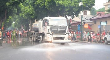 Ngay lập tức rửa đường phố, thu gom rác sau lễ diễu binh, diễu hành 2/9