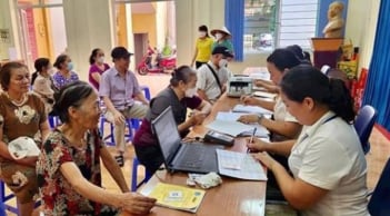 Người từ 60 tuổi không có lương hưu cần điều kiện gì để nhận trợ cấp hàng tháng?