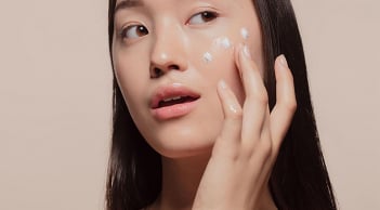 Quy trình chăm sóc da hỗn hợp ngày Thu đảm bảo da luôn sáng và mịn màng