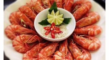 Thả thứ nước đặc biệt này vào hấp tôm: Tôm đỏ au thơm ngon, ngọt thịt giàu dinh dưỡng