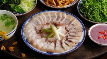 Thịt luộc không cần khứa nhỏ, đầu bếp mách cách luộc chín đều từ trong ra ngoài, không bao giờ đỏ