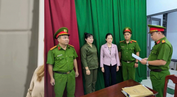Vụ bắt khẩn cấp bác sĩ Nguyễn Thị Tuyết Chinh: Tình trạng hiện tại của cô gái bị hành hung
