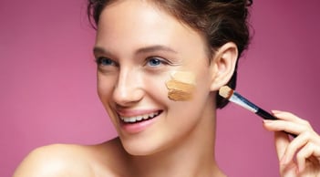 Mẹo chọn đúng loại kem che khuyết điểm phù hợp với làn da