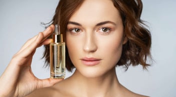 Mẹo dùng vitamin C đạt hiệu quả chăm sóc da mà không lo bắt nắng