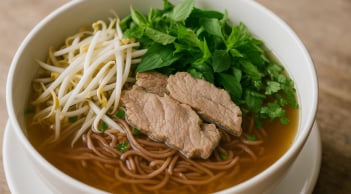 Bác sĩ chỉ cách ăn phở, cơm tấm, bánh mì sáng đúng kiểu: Vừa ngon vừa giữ dáng, không lo tiểu đường