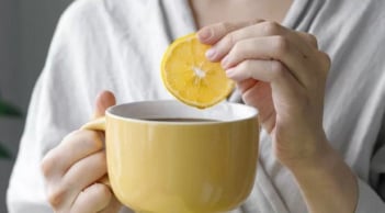 Pha nước chanh uống kiểu này bào ruột - hại dạ dày: 90% làm sai mà không biết