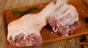 Chân giò trước và chân giò sau, phần nào ngon hơn?