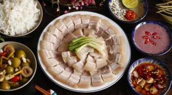 Luộc thịt dùng nước sôi hay nước lạnh? Đây mới là cách để thịt chín đều, mọng nước
