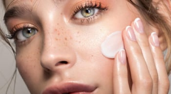 Bật mí bí quyết của chuyên gia giúp nàng trang điểm rạng rỡ, thu hút mà vẫn giữ được sự tự nhiên