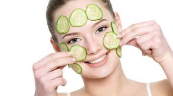 Dưa chuột có thực sự giúp giảm bọng mắt và quầng thâm?