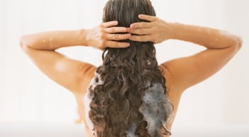 Lá tía tô – từ món rau quen thuộc đến “thần dược” cho mái tóc