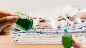 Mẹo hay bất ngờ với lọ dầu gió