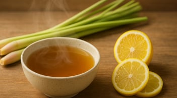 Cách gội đầu bằng lá sả chanh giúp tóc thơm lâu, da đầu sạch nhờn