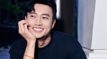 Quốc Trường gây hoang mang khi có hành động tình cảm với một sao nam Vbiz