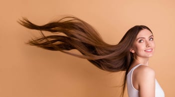 6 bước gội đầu đúng cách giảm gãy rụng và xơ rối rõ rệt