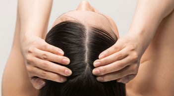 Bật mí 2 bí quyết giúp trẻ hóa mái tóc, giúp tóc đẹp bất chấp thời tiết khắc nghiệt