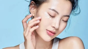 Nguyên nhân khiến mắt thâm dù chăm thoa kem mỗi ngày