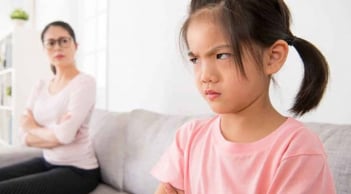 Vì sao trẻ thông minh thường khó dạy? Cha mẹ đừng lo, nếu con có 4 dấu hiệu này là “mừng thầm” mới đúng!