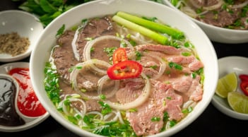 Cách nấu phở bò ngon tại nhà
