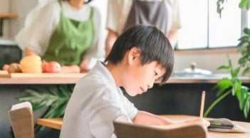 Con nhà giàu thường có 3 đặc điểm này - không phải học giỏi hay điểm cao vẫn dễ thành công