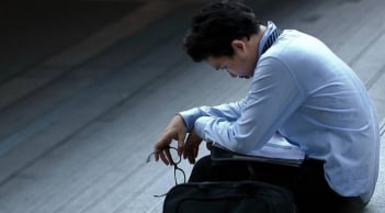 4 thói quen khiến đàn ông thông minh vẫn thất bại trong cuộc sống, cần tránh ngay