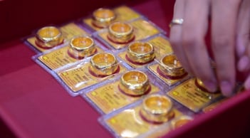 3 nguyên tắc mua vàng sinh lời an toàn, không bị chạy theo ‘bão giá’