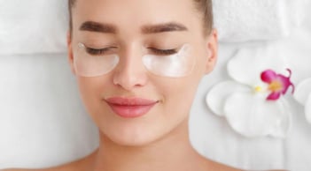 Bỏ túi 5 mẹo giúp mặt giảm sưng sau khi thức dậy